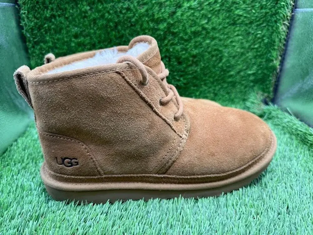 UGG Kids Neumel II Chestnut Suede Boot SN 1017320K Size 6
